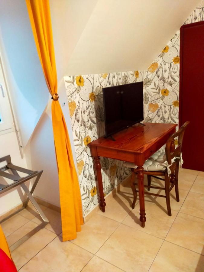 Petit Chatelet Bis Hirel Екстериор снимка