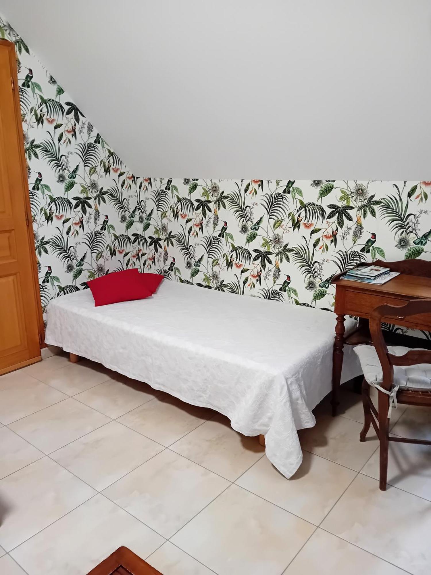 Petit Chatelet Bis Hirel Екстериор снимка