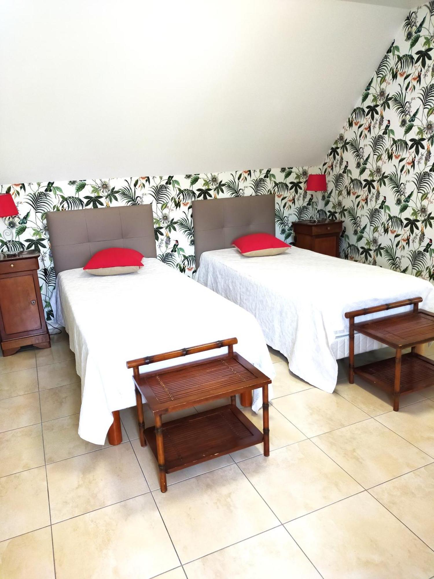 Petit Chatelet Bis Hirel Екстериор снимка