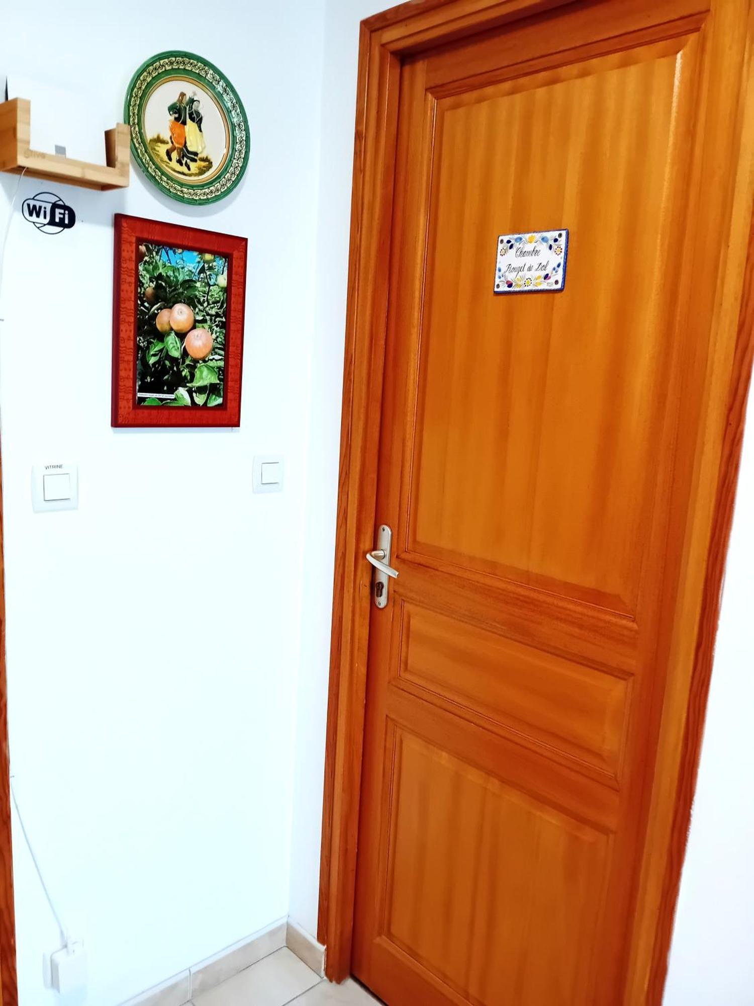 Petit Chatelet Bis Hirel Екстериор снимка